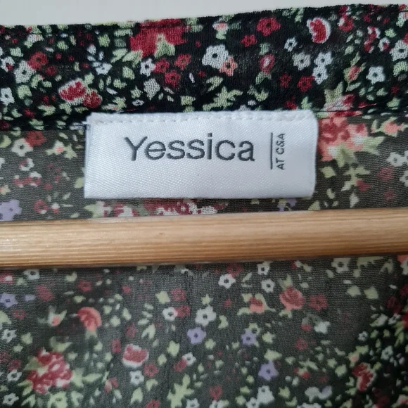 Georgette floral printed Short dress in black - Picture 5 of 9